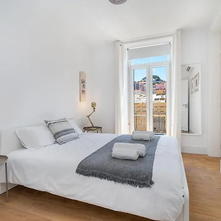 Modern Lisbon Apartments By Soulplaces-2